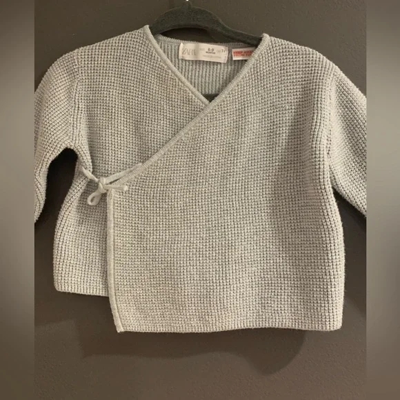 Zara knit kimono size 6-9
Months - Picture 3 of 3
